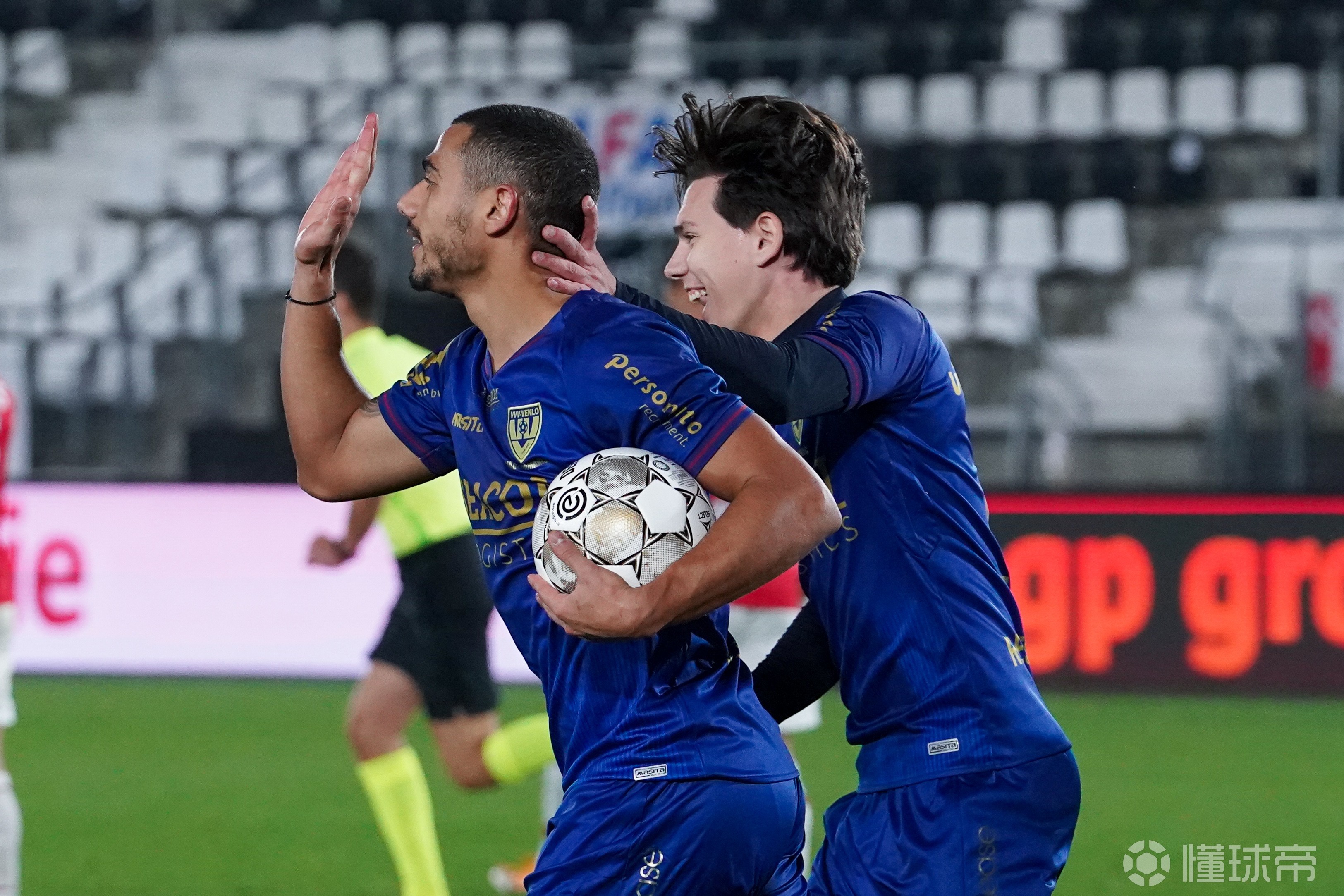 阿贾克斯欲续荷甲霸主传统：连续夺取冠军梦想的简单介绍